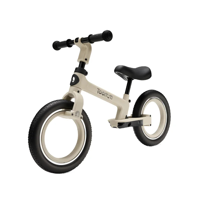 Kids Balance Bike Spoke-Free Space Wheels Adjustable Seat And Handlebar Only 3.1kg for Aged 2-6